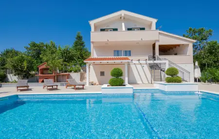 Location Maison à Zagvozd 8 personnes