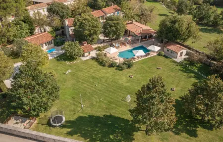 Location Maison à Tinjan 14 personnes