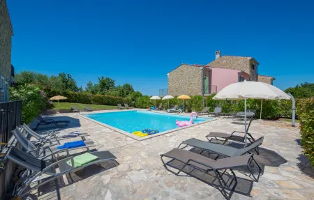 Location Maison à Baredine 6 personnes