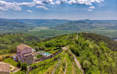 Location Maison à Pasini 8 personnes