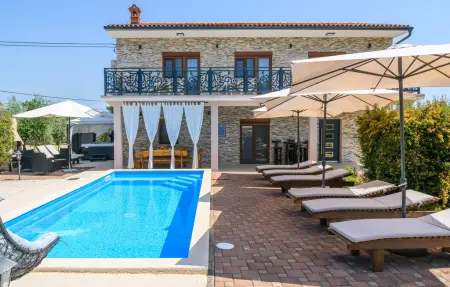 Location Maison à Marcana 8 personnes