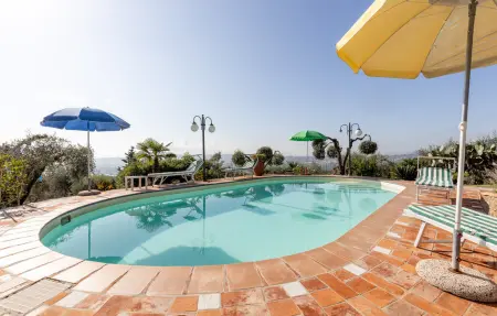 Location Maison à Uzzano Pt 7 personnes