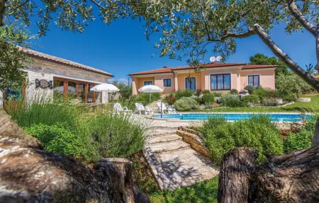 Location Maison à Buje 8 personnes