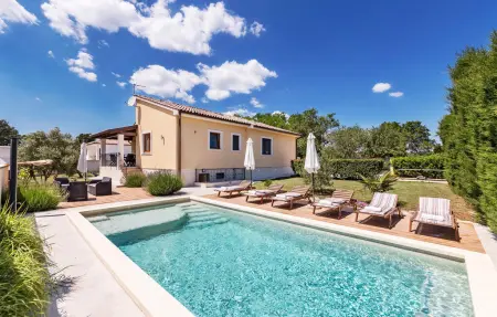 Location Maison à Liznjan 8 personnes