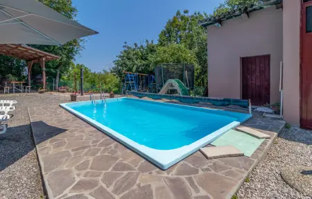 Location Maison à Plaski 8 personnes