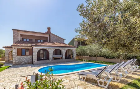 Location Maison à Galizana 8 personnes