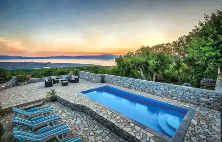 Location Maison à Smrika 8 personnes