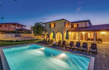 Location Maison à Turcic 8 personnes