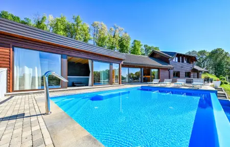 Location Maison à Lepajci 8 personnes