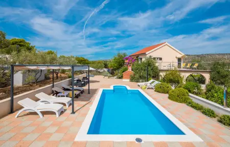 Location Maison à Milna 11 personnes