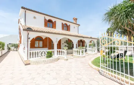 Location Maison à Noto  SR  8 personnes