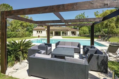 Location Maison à Le Muy 8 personnes