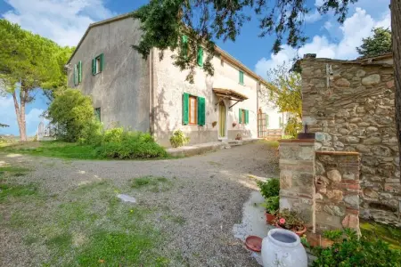 Location Maison à Chianni 8 personnes