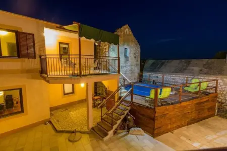 Location Maison à Bribir 14 personnes