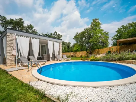 Location Maison à Buje 4 personnes