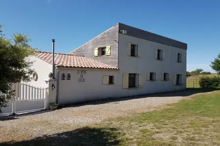 Location Villa à Vélieux 10 personnes