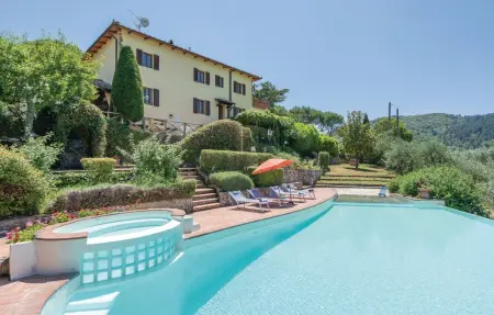 Location Maison à Moncioni 12 personnes