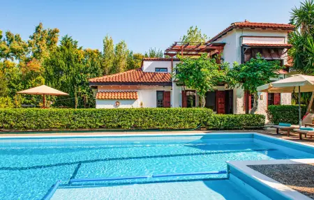 Location Maison à Marathons 7 personnes