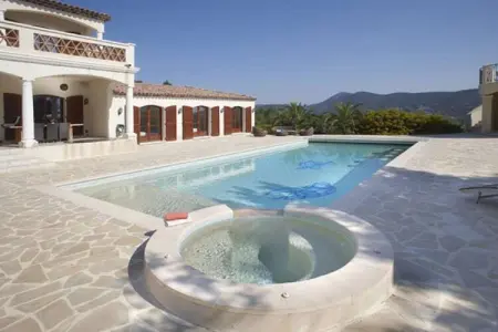 Location Villa à Sainte Maxime 12 personnes