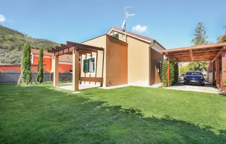 Location Maison à Cisano sul Neva 6 personnes