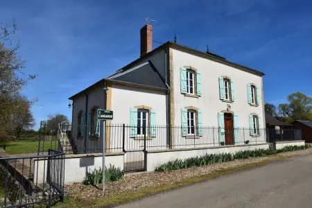 Location Maison à Verneuil 13 personnes