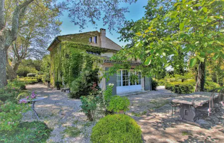 Location Maison à Lagnes 10 personnes