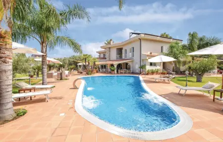 Location Maison à Nocera Terinese 13 personnes