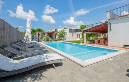 Location Maison à Donji Prolozac 12 personnes