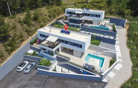 Location Maison à Omis 9 personnes