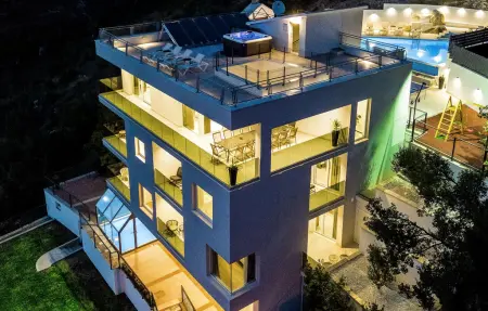 Location Maison à Zrnovnica 18 personnes