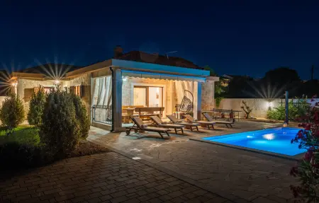 Location Maison à Vrsi 8 personnes