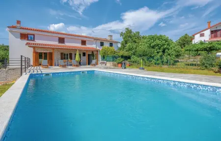 Location Maison à Labin 8 personnes