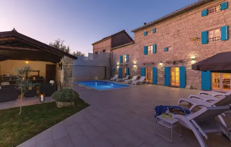 Location Maison à Kringa 10 personnes