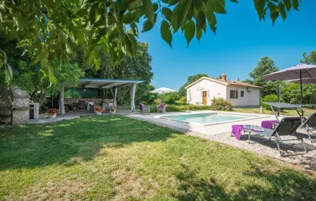 Location Maison à Bale 4 personnes