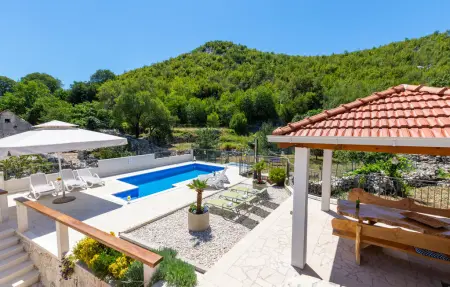 Location Maison à Blato na Cetini 8 personnes