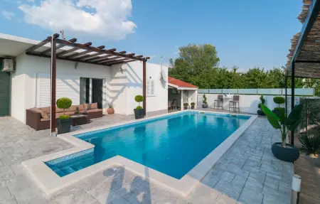 Location Maison à Neoric 5 personnes