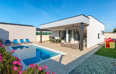 Location Maison à Peroj 5 personnes