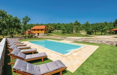 Location Maison à Perusic 8 personnes