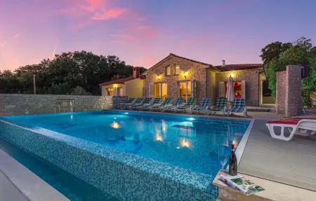 Location Maison à Medulin 12 personnes