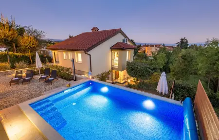 Location Maison à Matulji 9 personnes