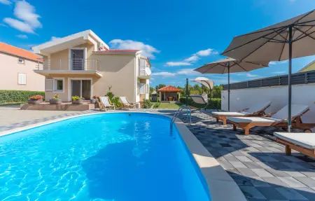 Location Maison à Pristeg 8 personnes