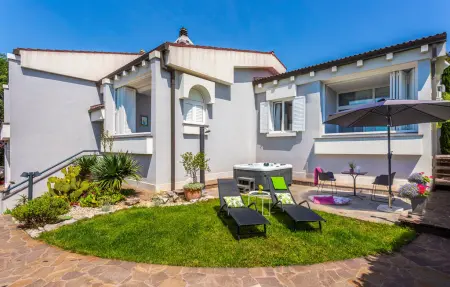 Location Maison à Njivice 2 personnes