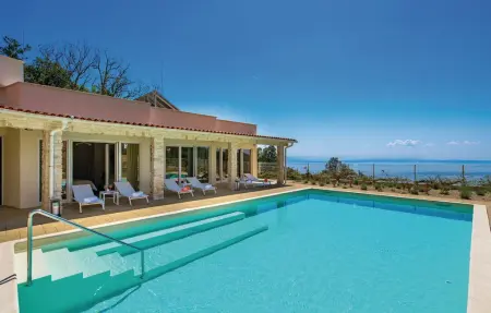 Location Maison à Veprinac 8 personnes