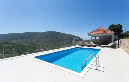 Location Maison à Zrnovnica 8 personnes