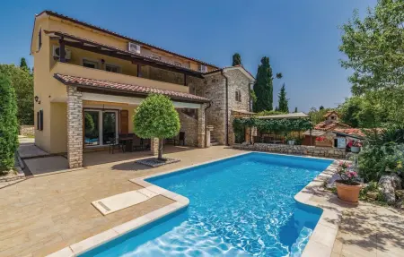 Location Maison à Manjadvorci 9 personnes