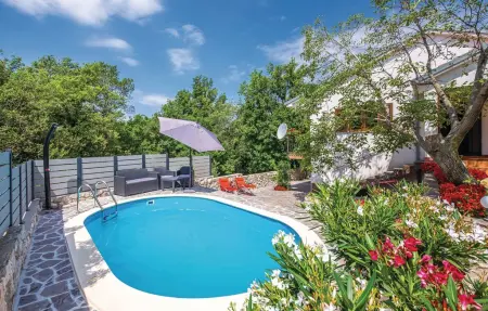 Location Maison à Grizane 6 personnes