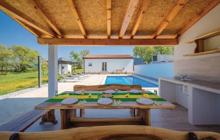 Location Maison à Buje 5 personnes