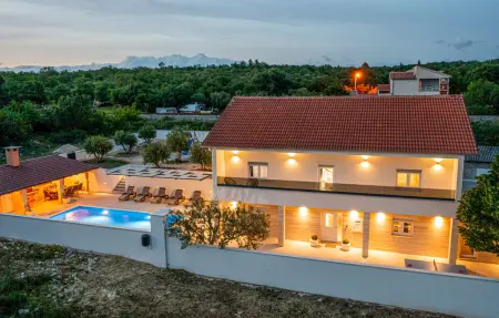 Location Maison à Nadin 10 personnes