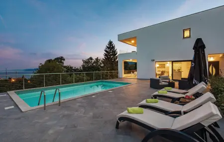 Location Maison à Matulji 8 personnes