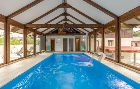 Location Maison à Gospic 23 personnes